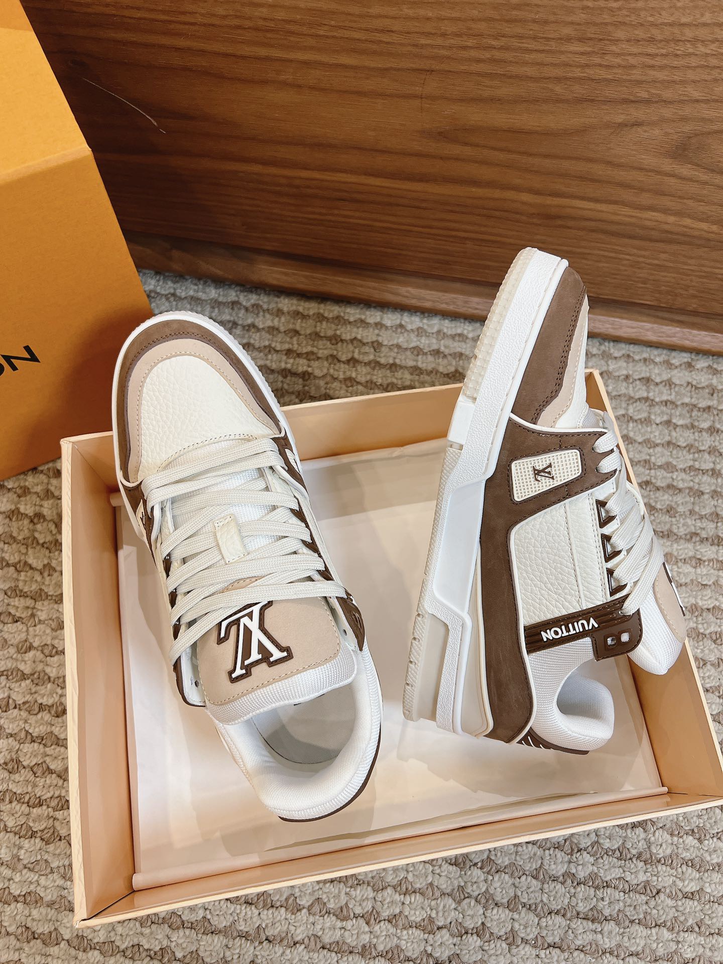 Men's shoes