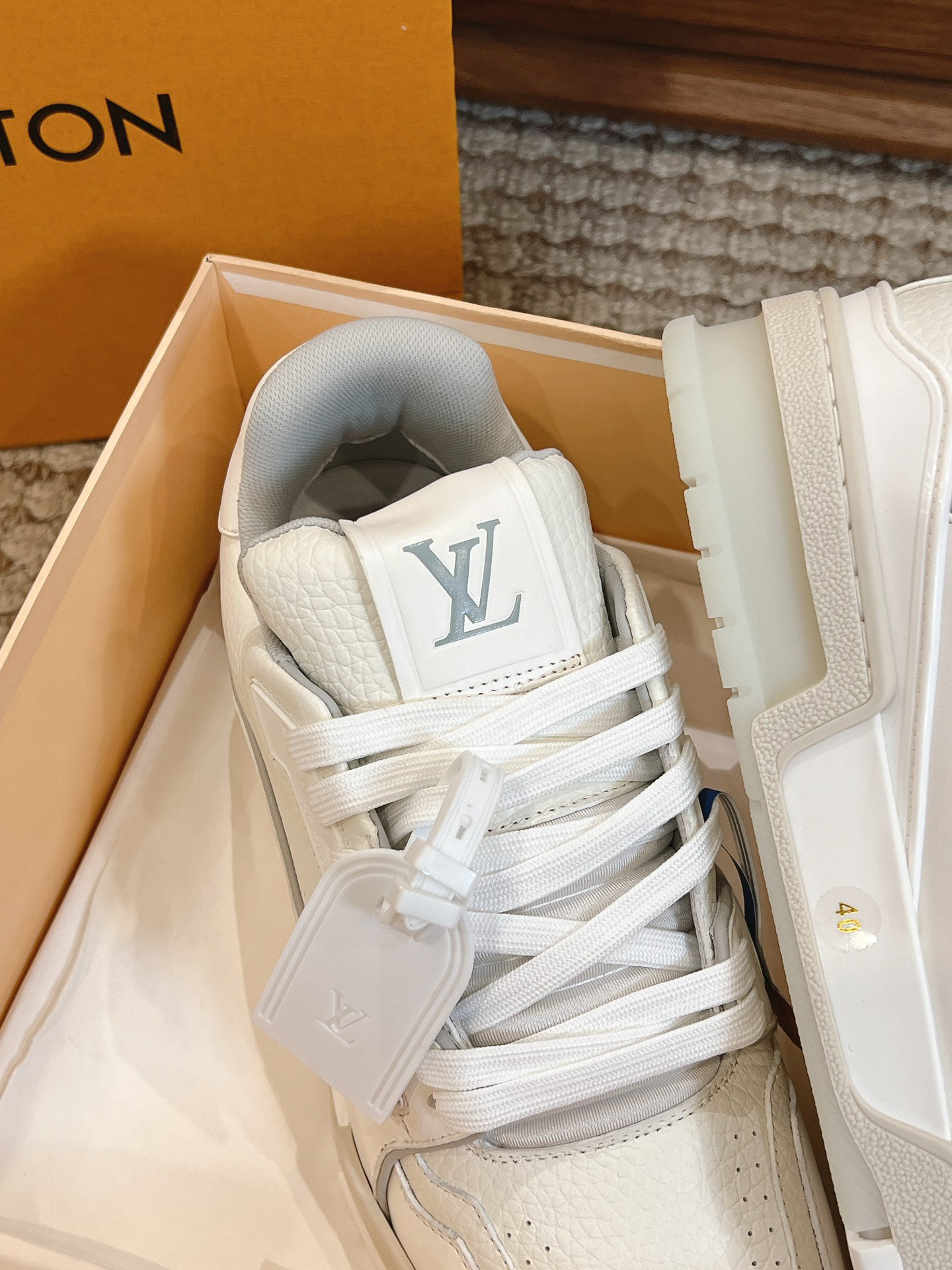 Men's shoes
