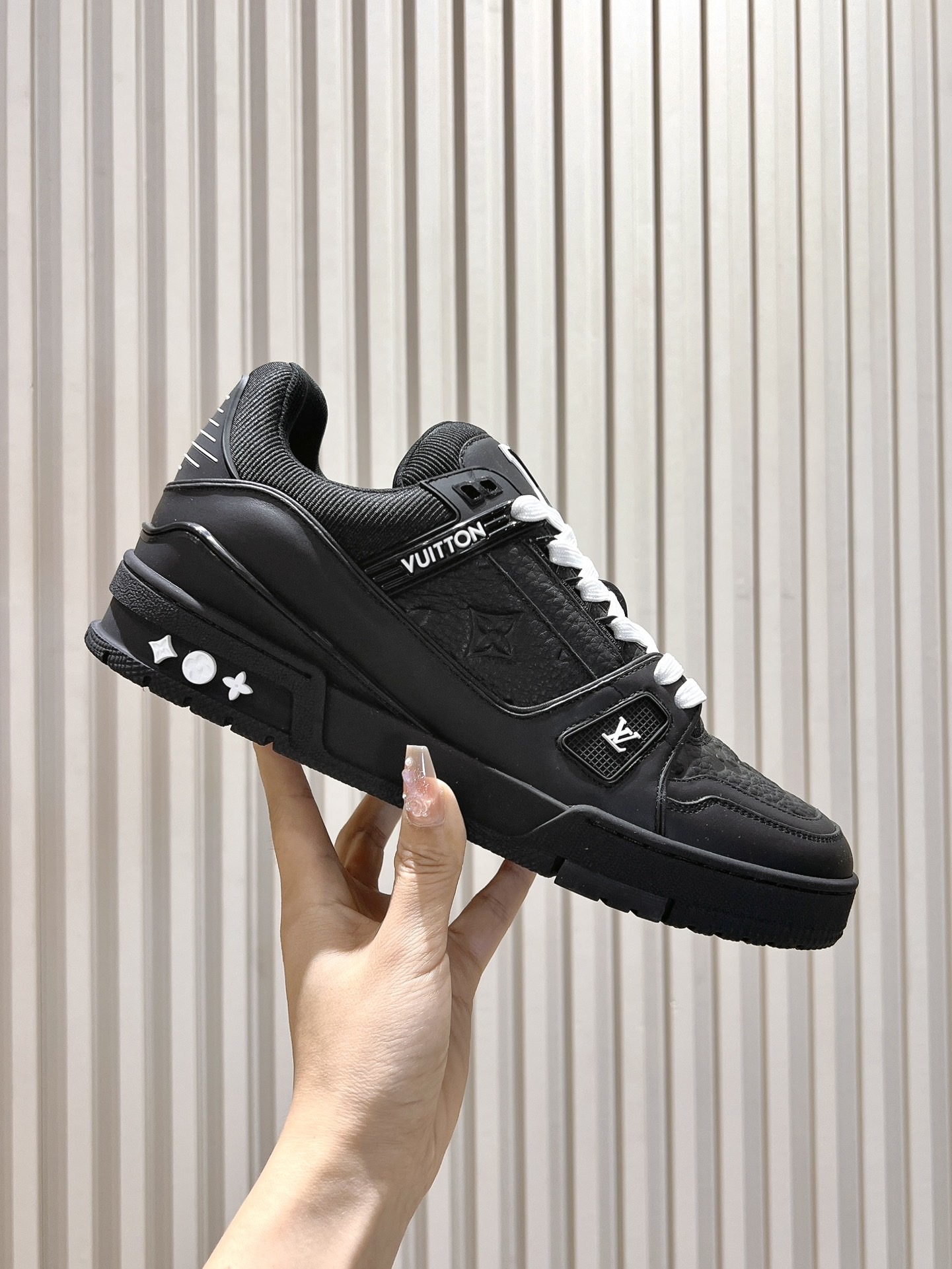 Men's shoes