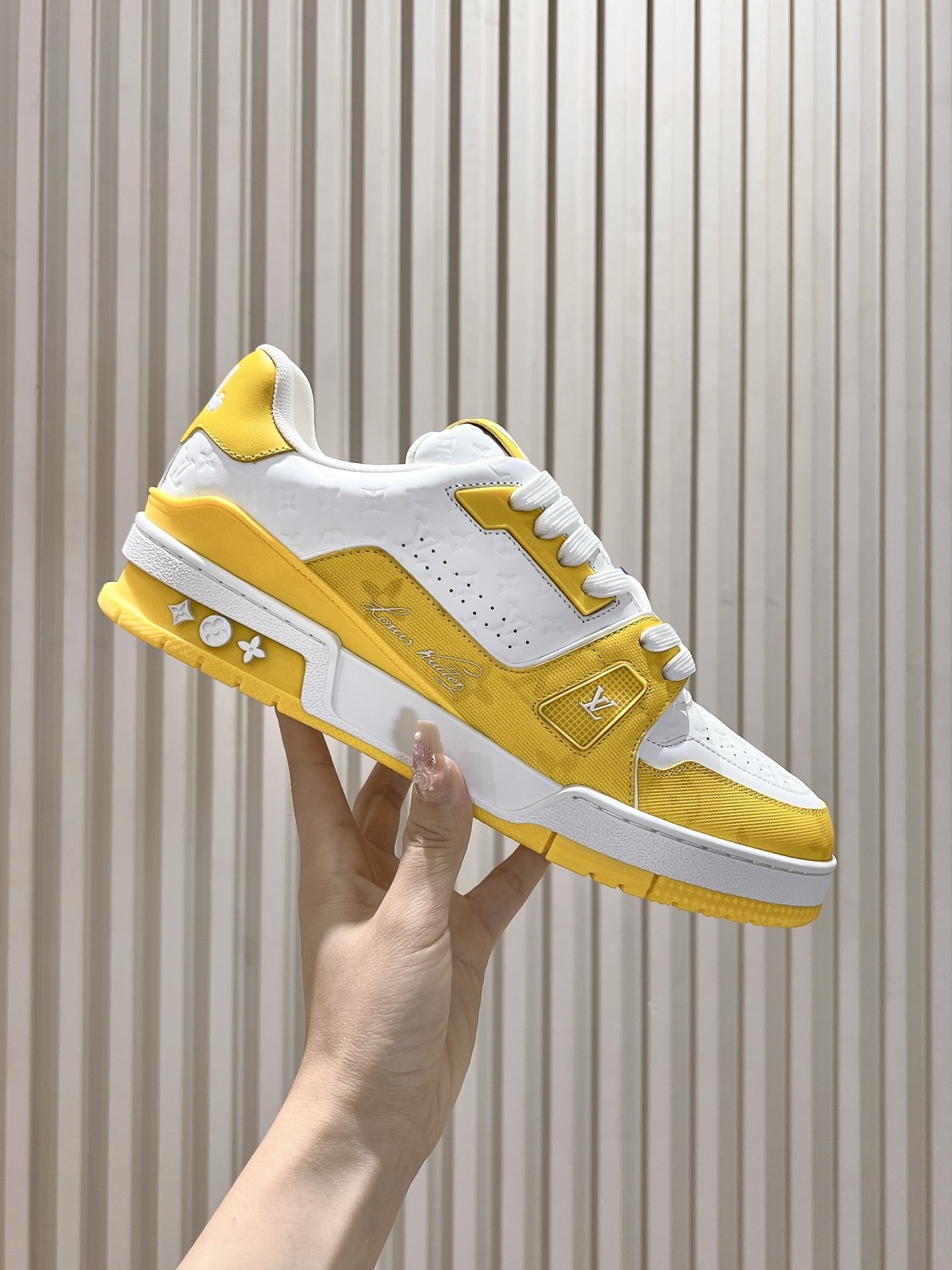 Men's shoes