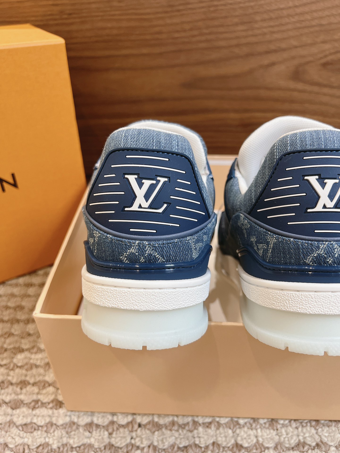 Men's shoes