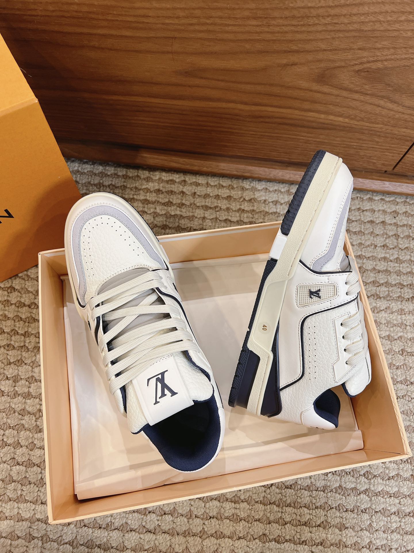 Men's shoes