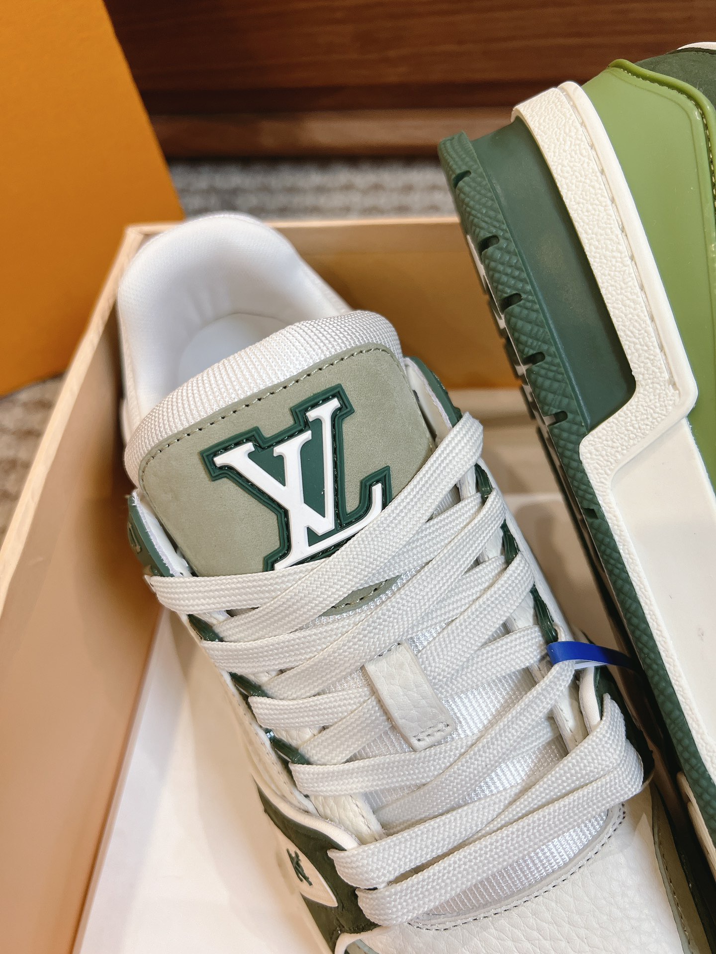 Men's shoes