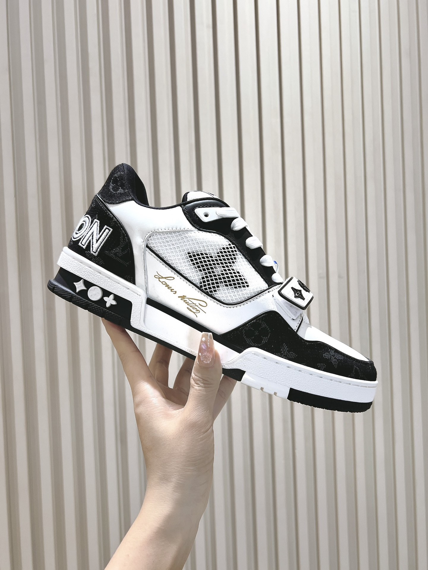 Men's shoes
