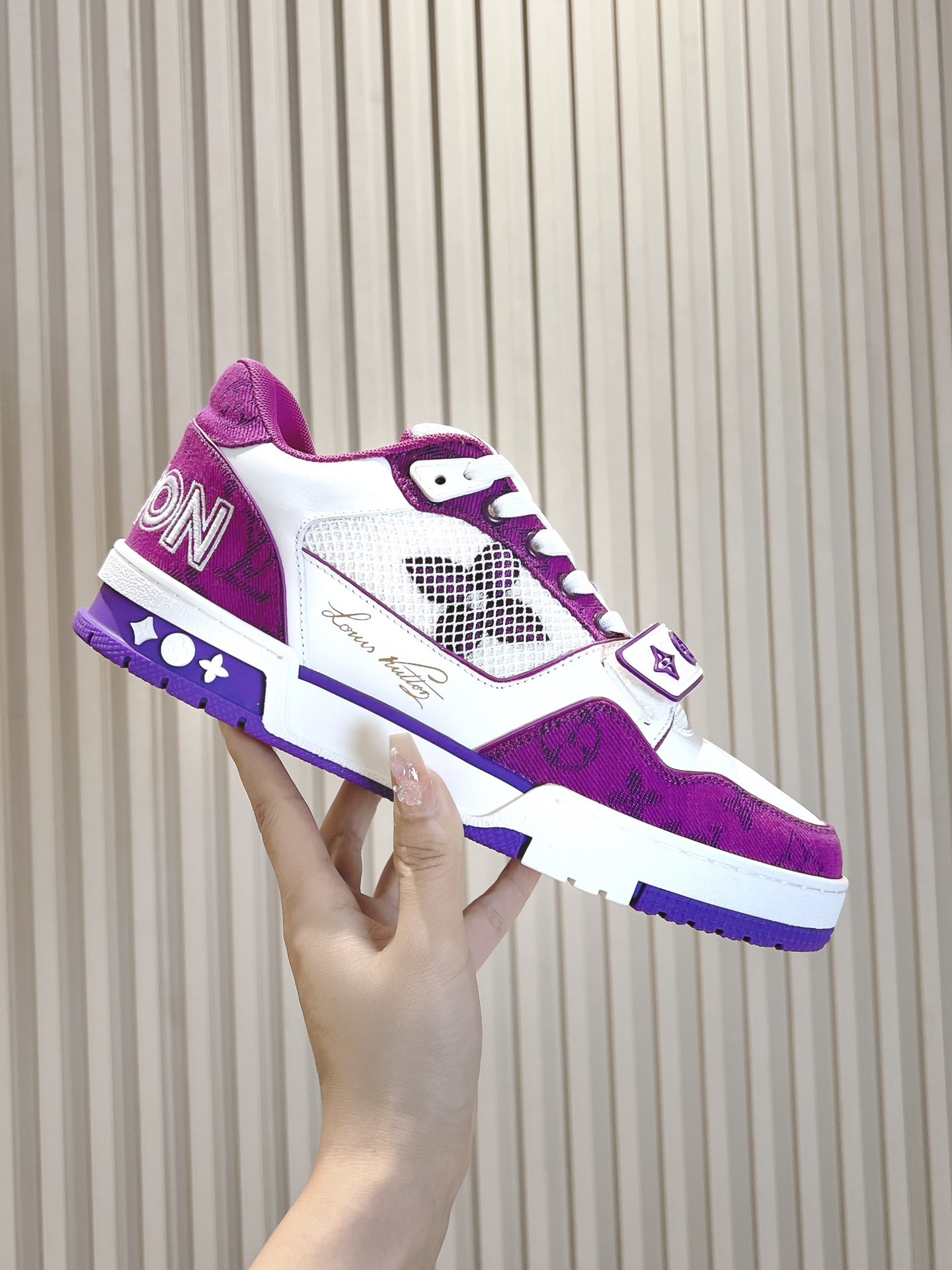 Men's shoes