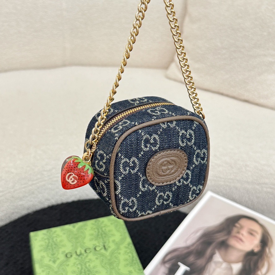 Small pendant