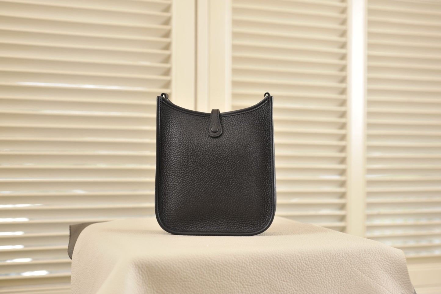 Evelyn black silver buckle