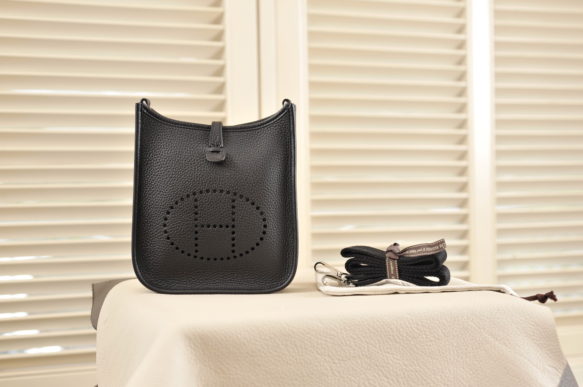 Evelyn black silver buckle