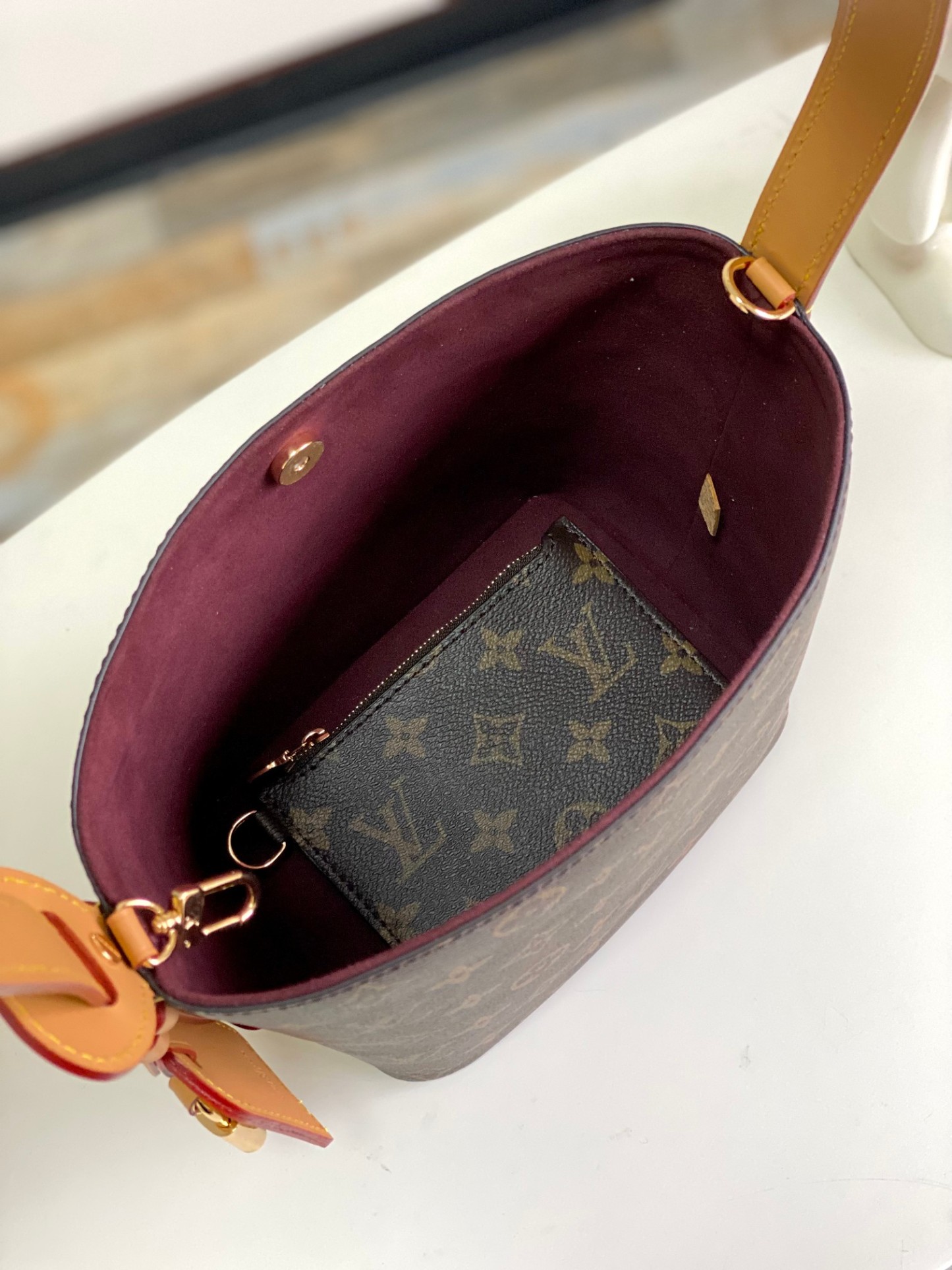 lv