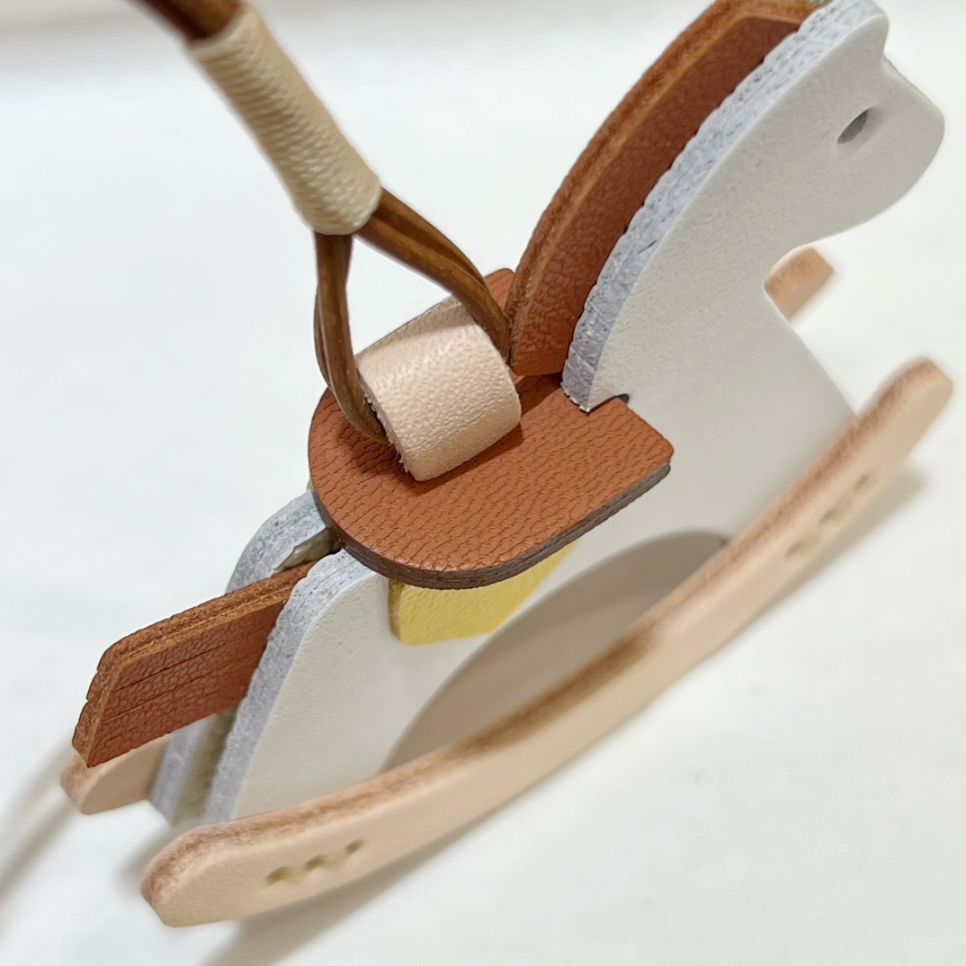 hermes Small pendant