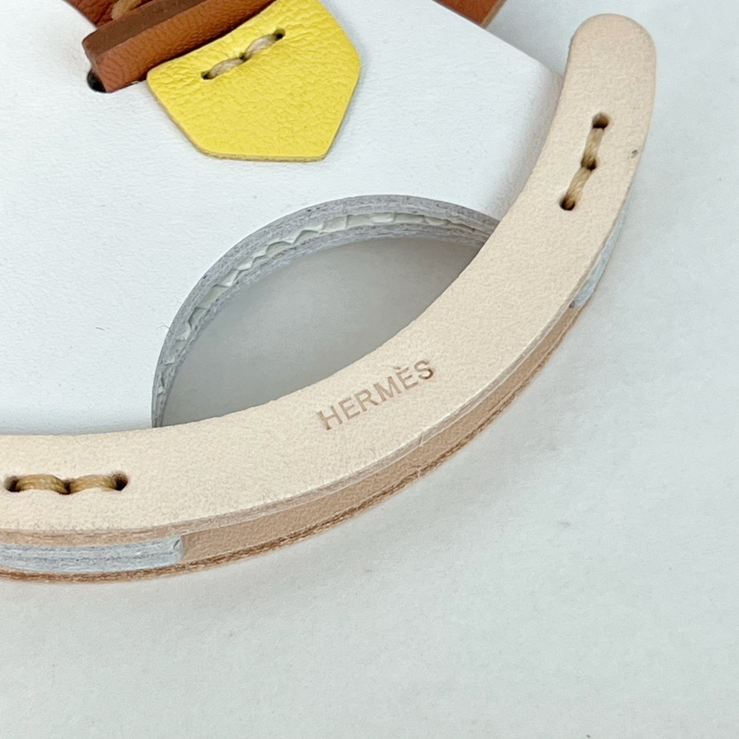 hermes Small pendant