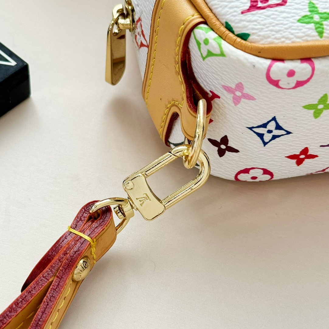 LV Small pendant