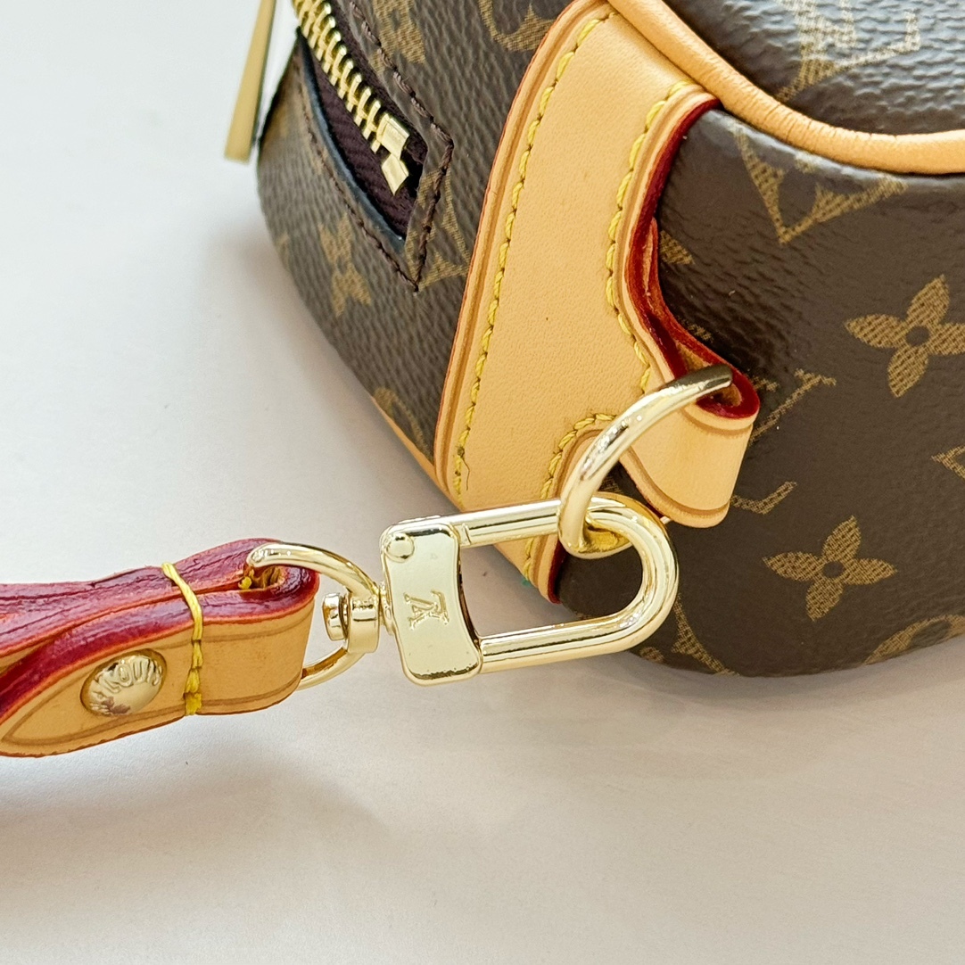 LV Small pendant