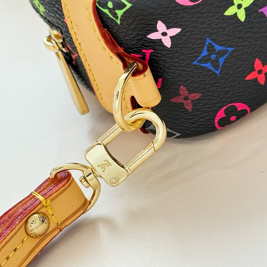 LV Small pendant
