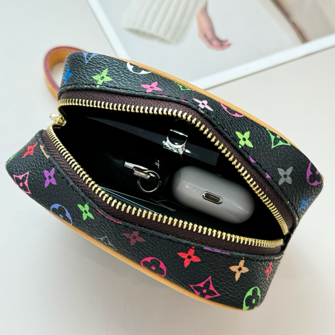 LV Small pendant