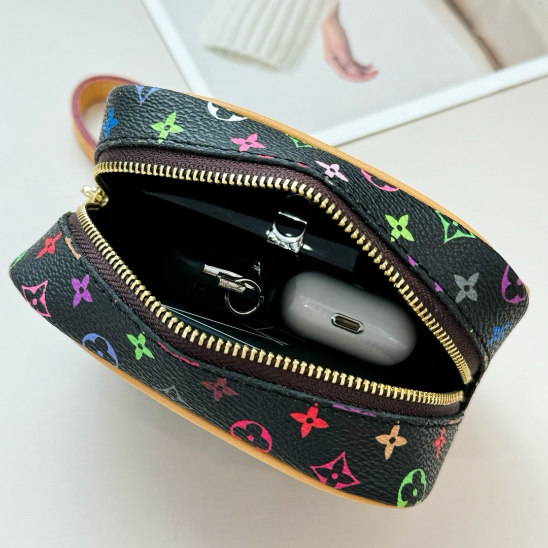 LV Small pendant