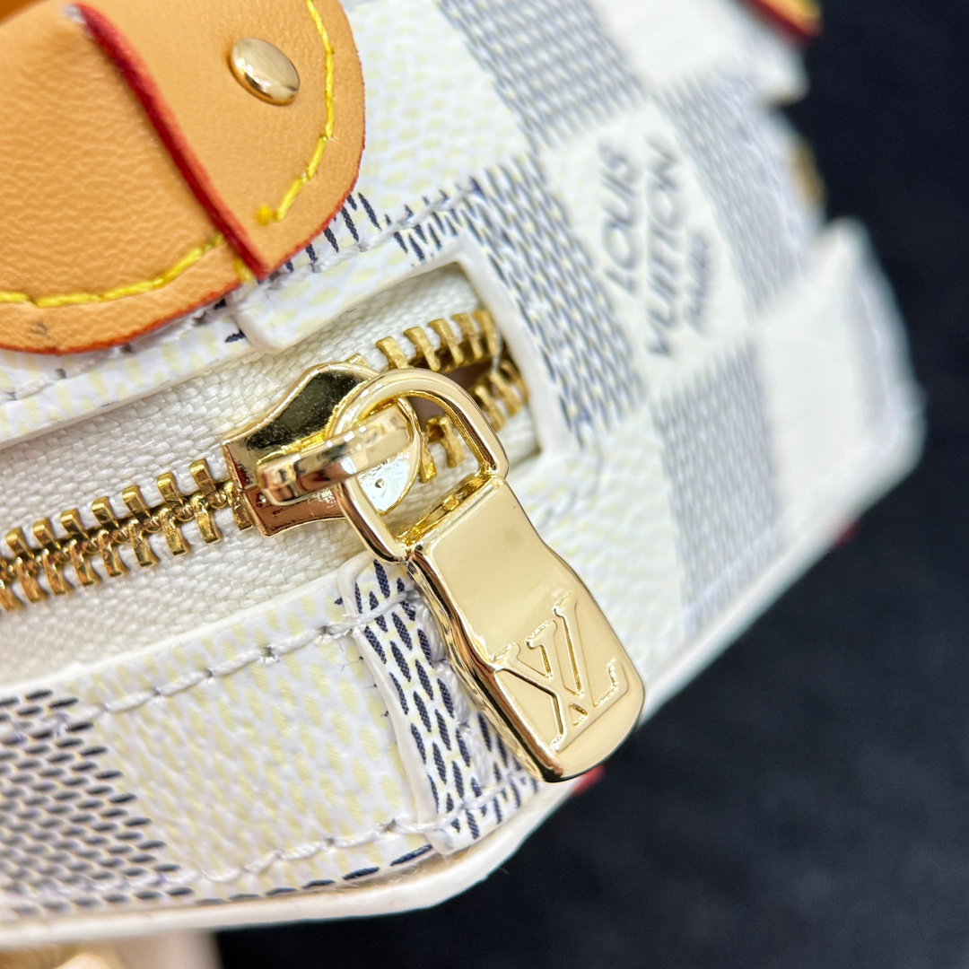 LV Small pendant