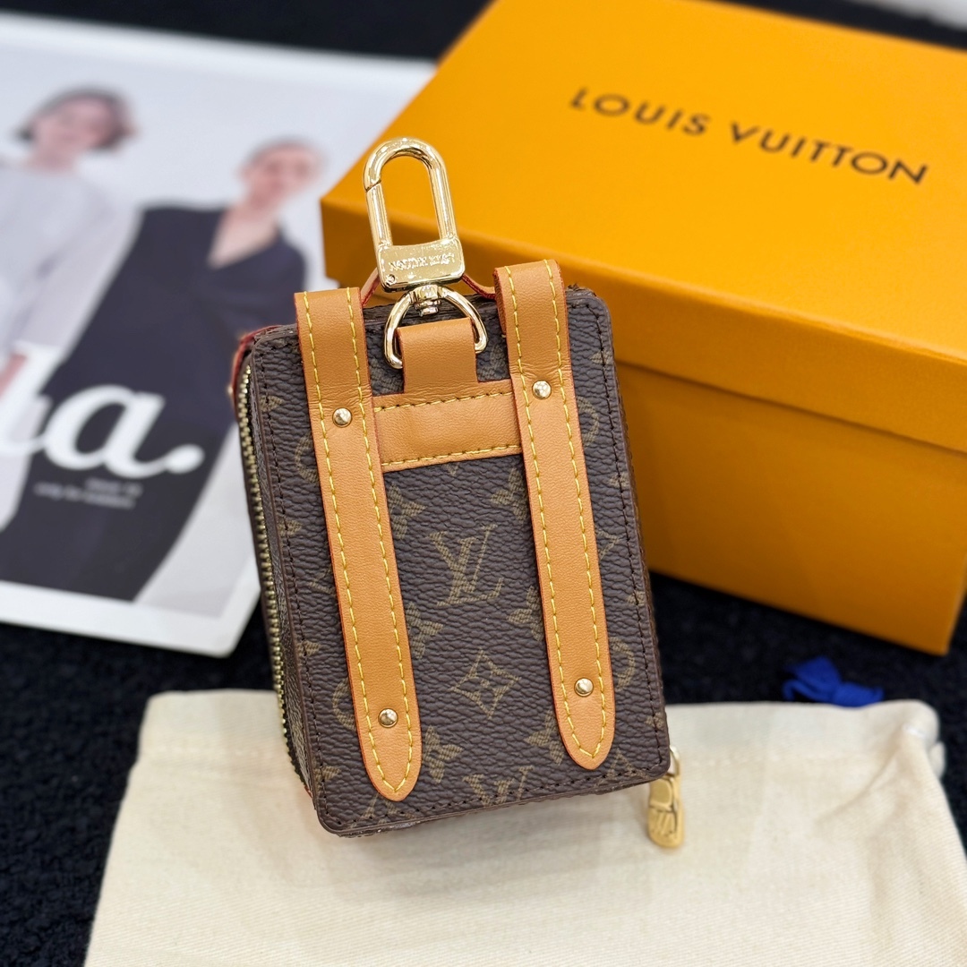 LV Small pendant