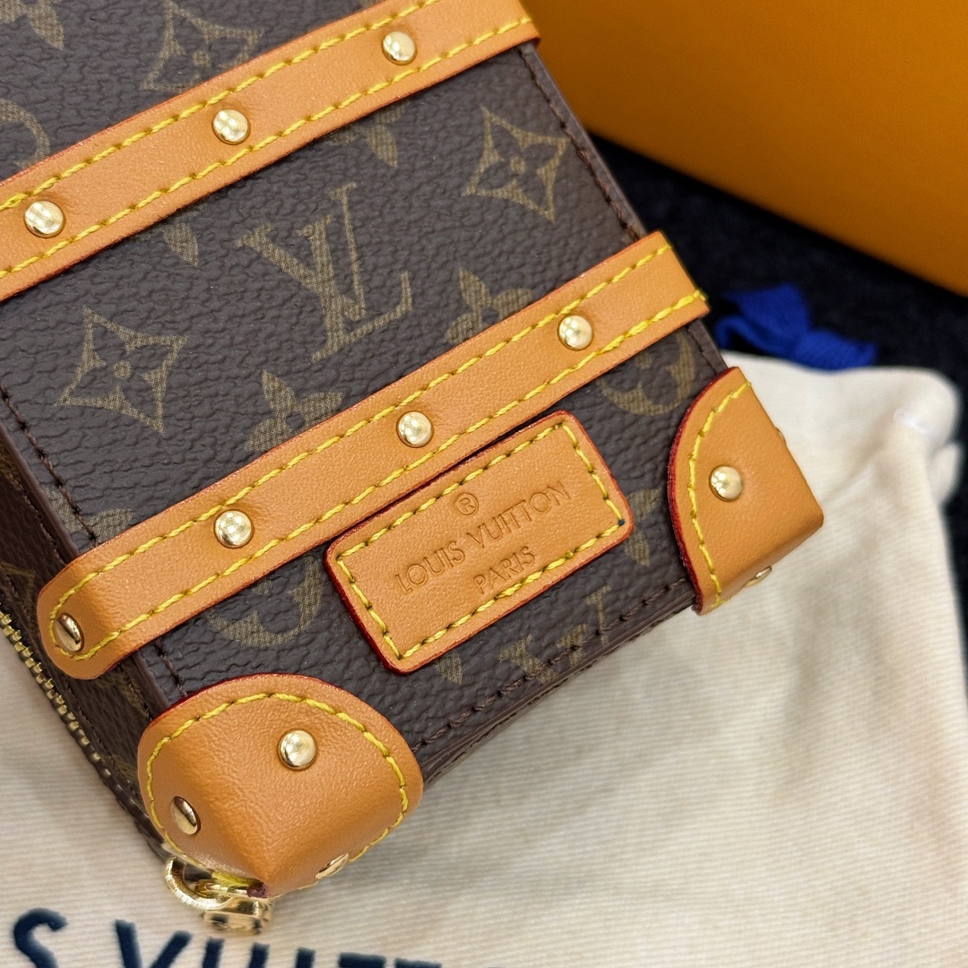 LV Small pendant