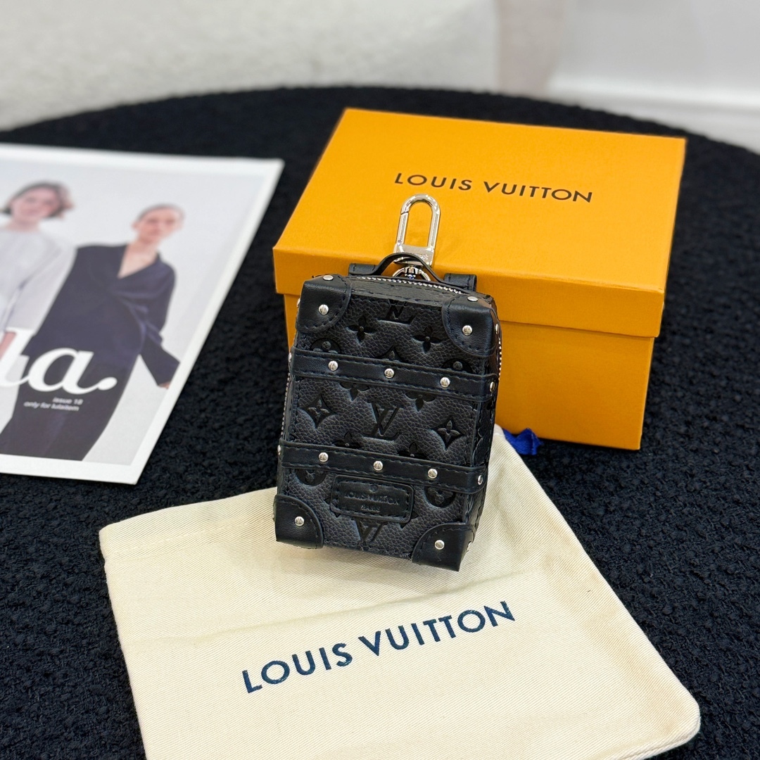 LV Small pendant