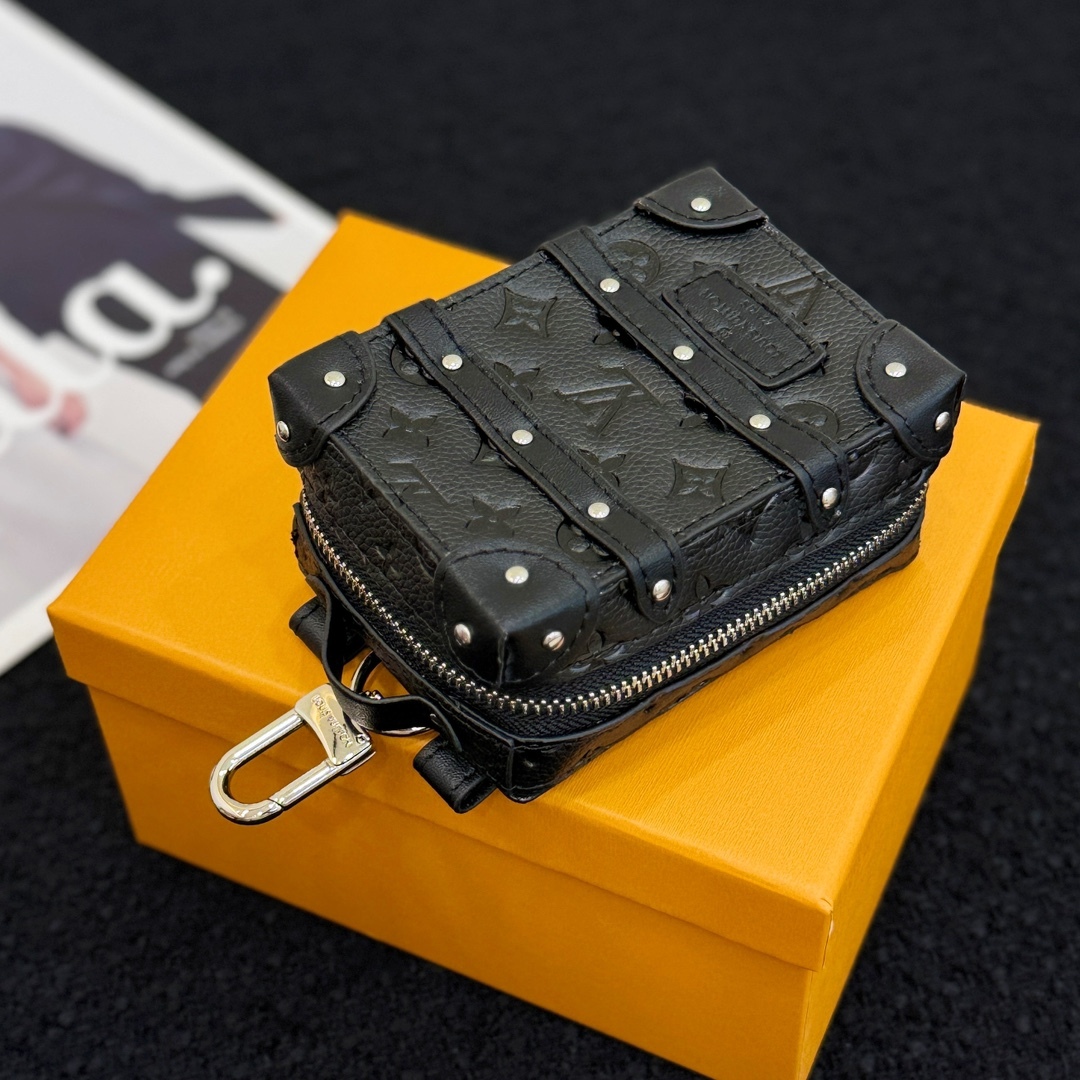 LV Small pendant