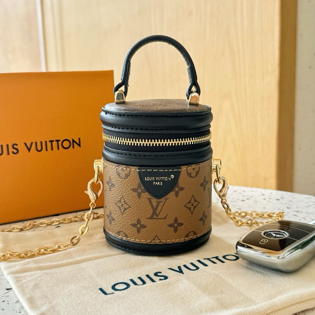 LV Small pendant