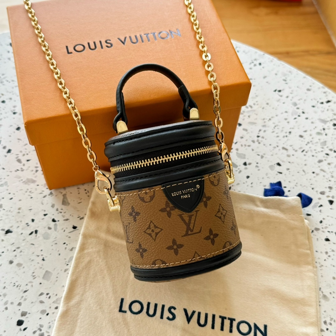 LV Small pendant