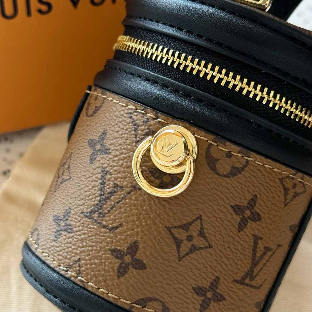 LV Small pendant