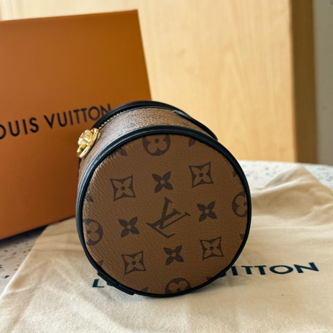 LV Small pendant