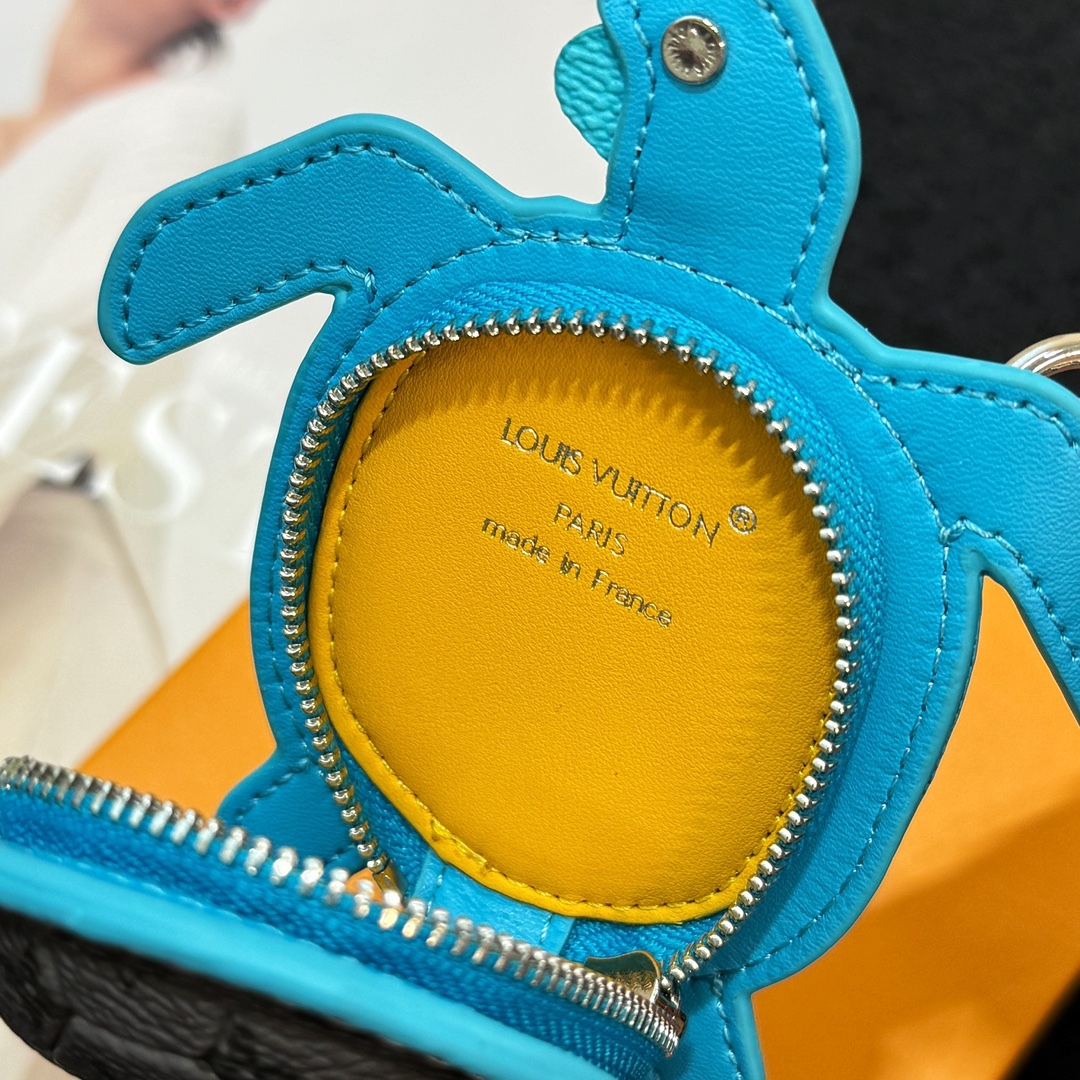 LV Small pendant