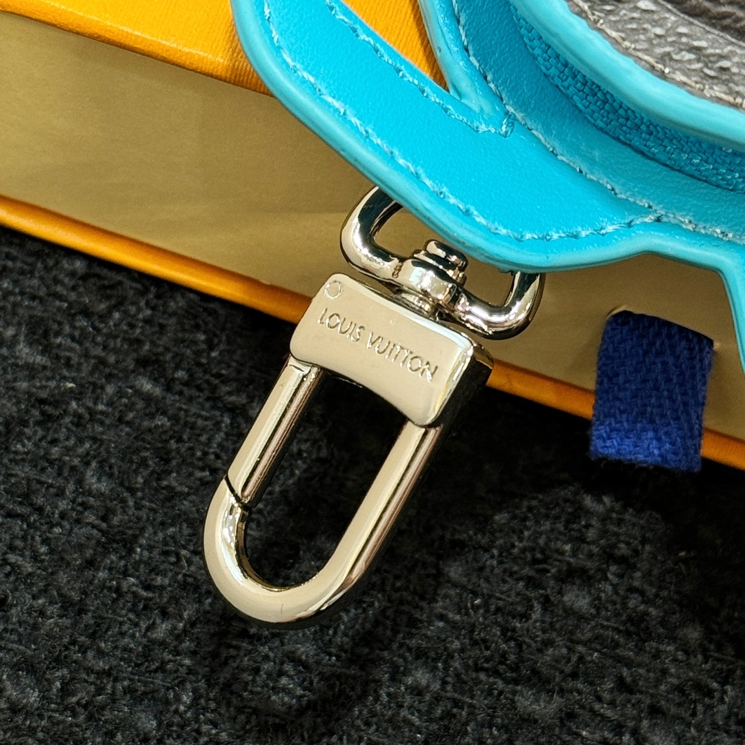LV Small pendant