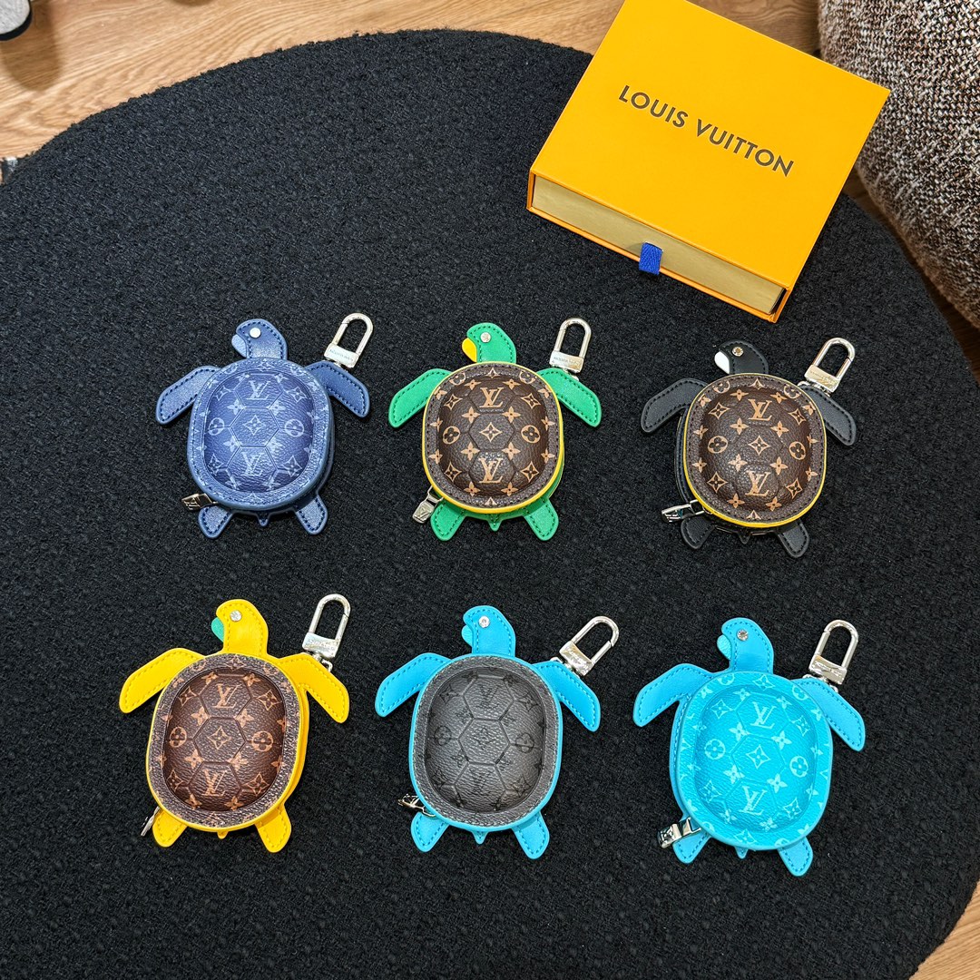 LV Small pendant