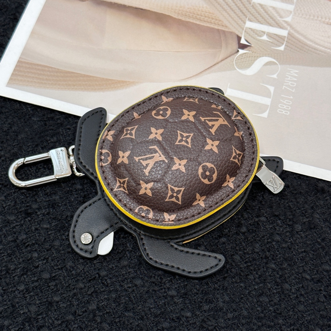 LV Small pendant