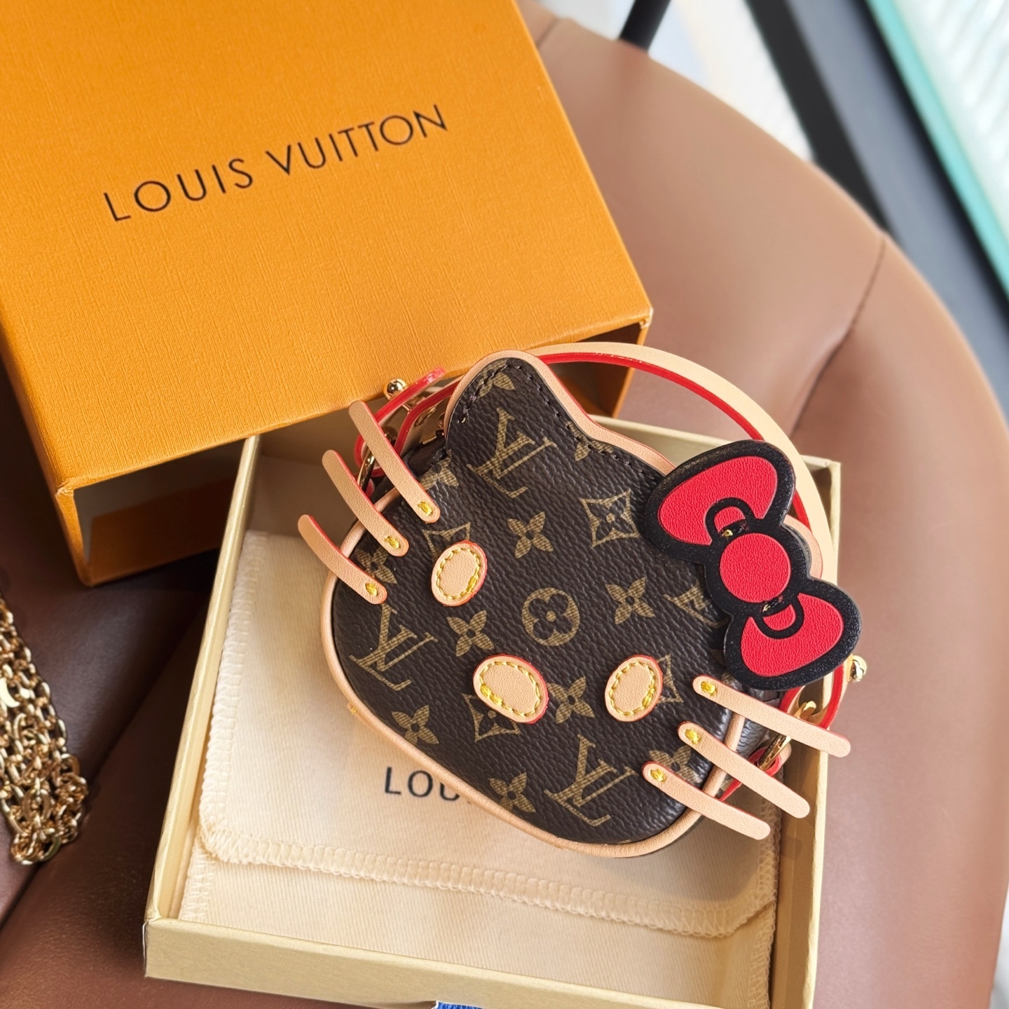 LV Small pendant