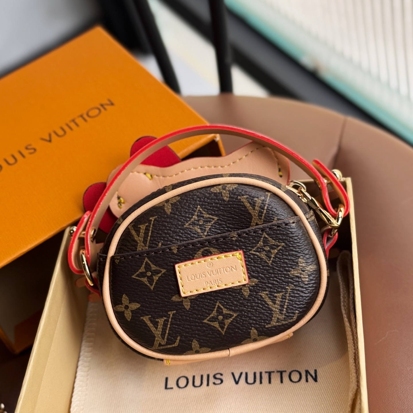 LV Small pendant