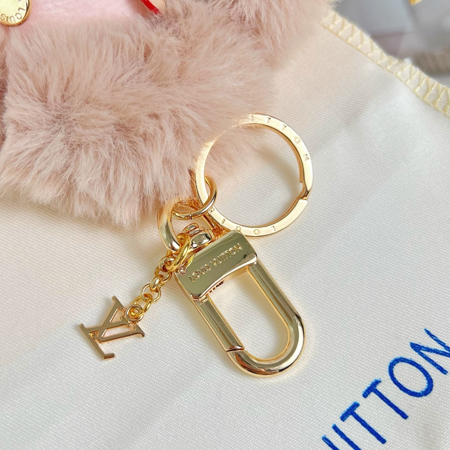 LV Small pendant