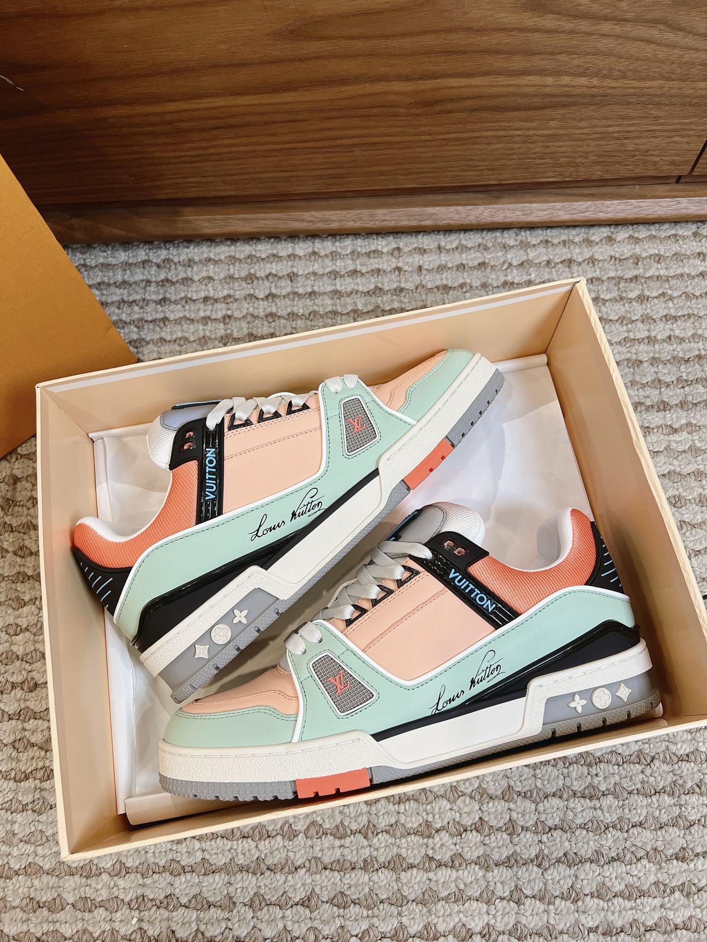 Men's shoes