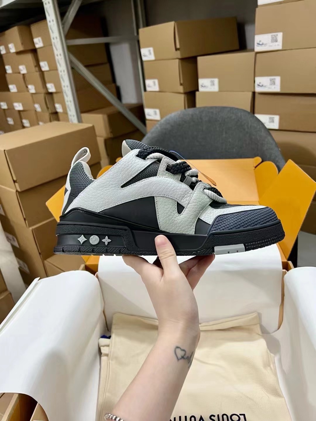 Men's shoes