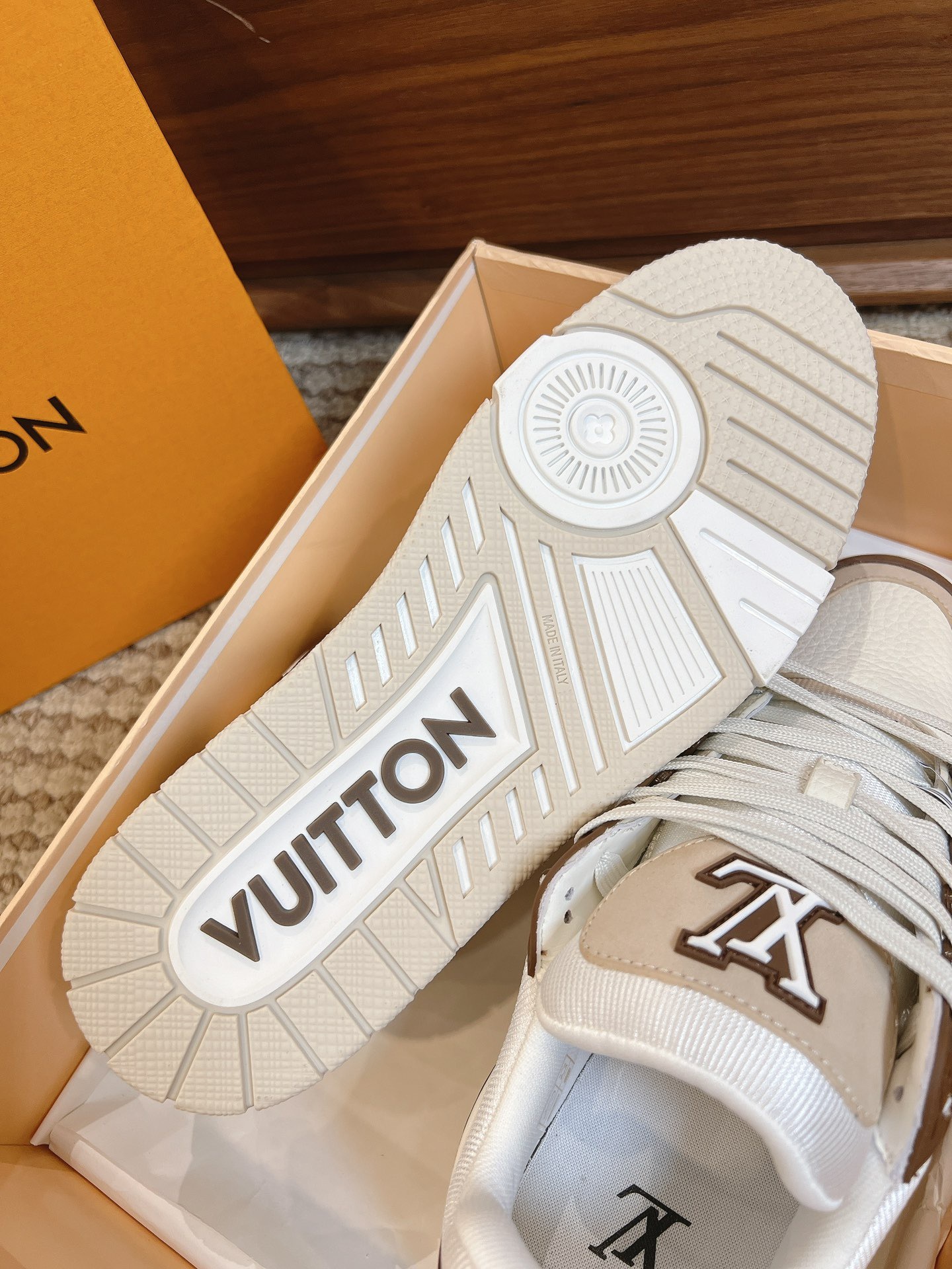 Men's shoes