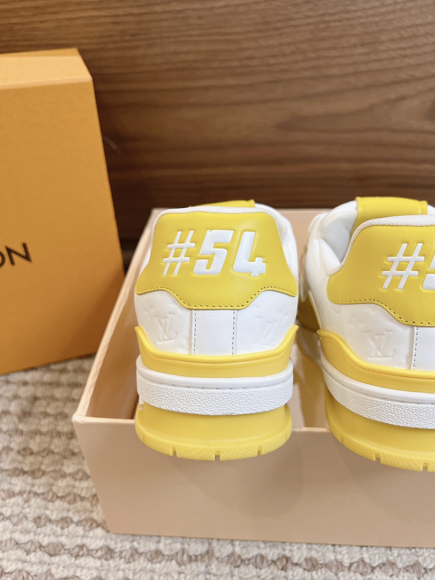 Men's shoes