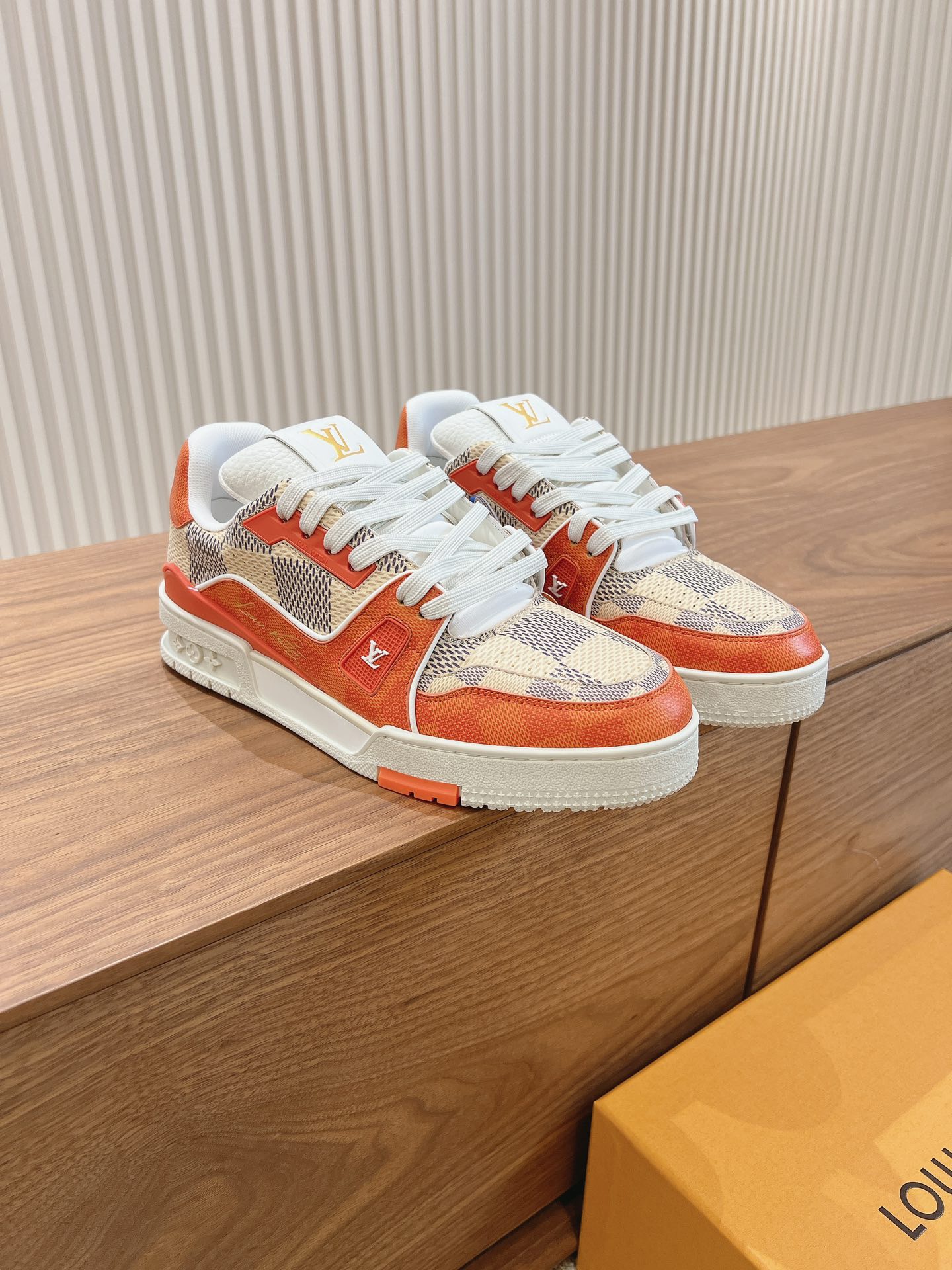 Men's shoes
