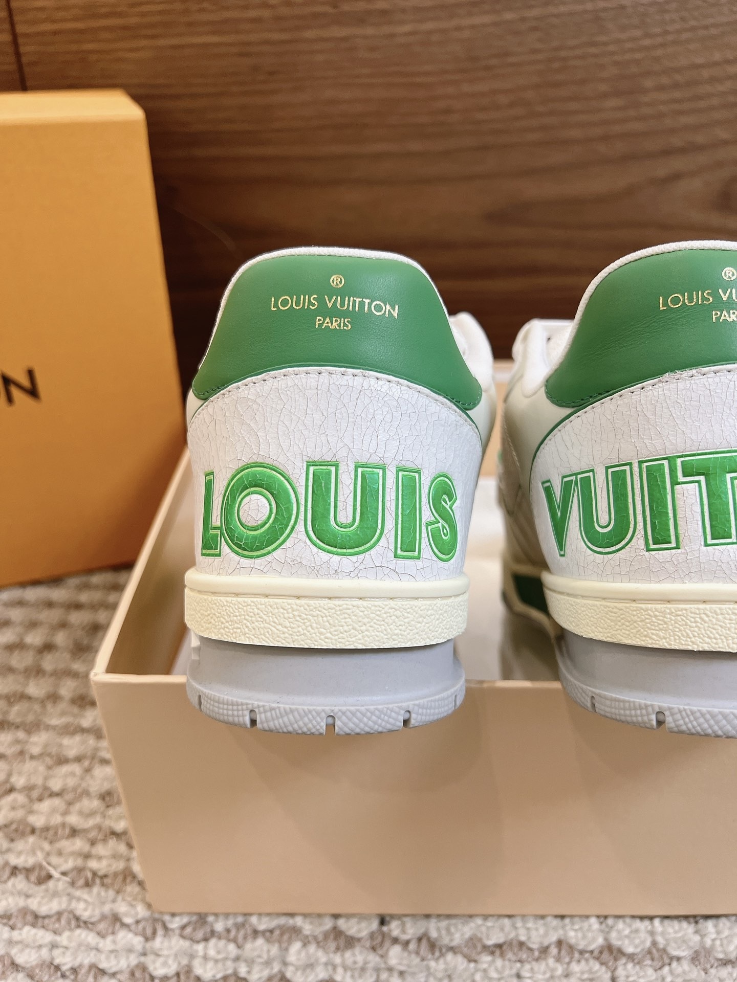 Men's shoes