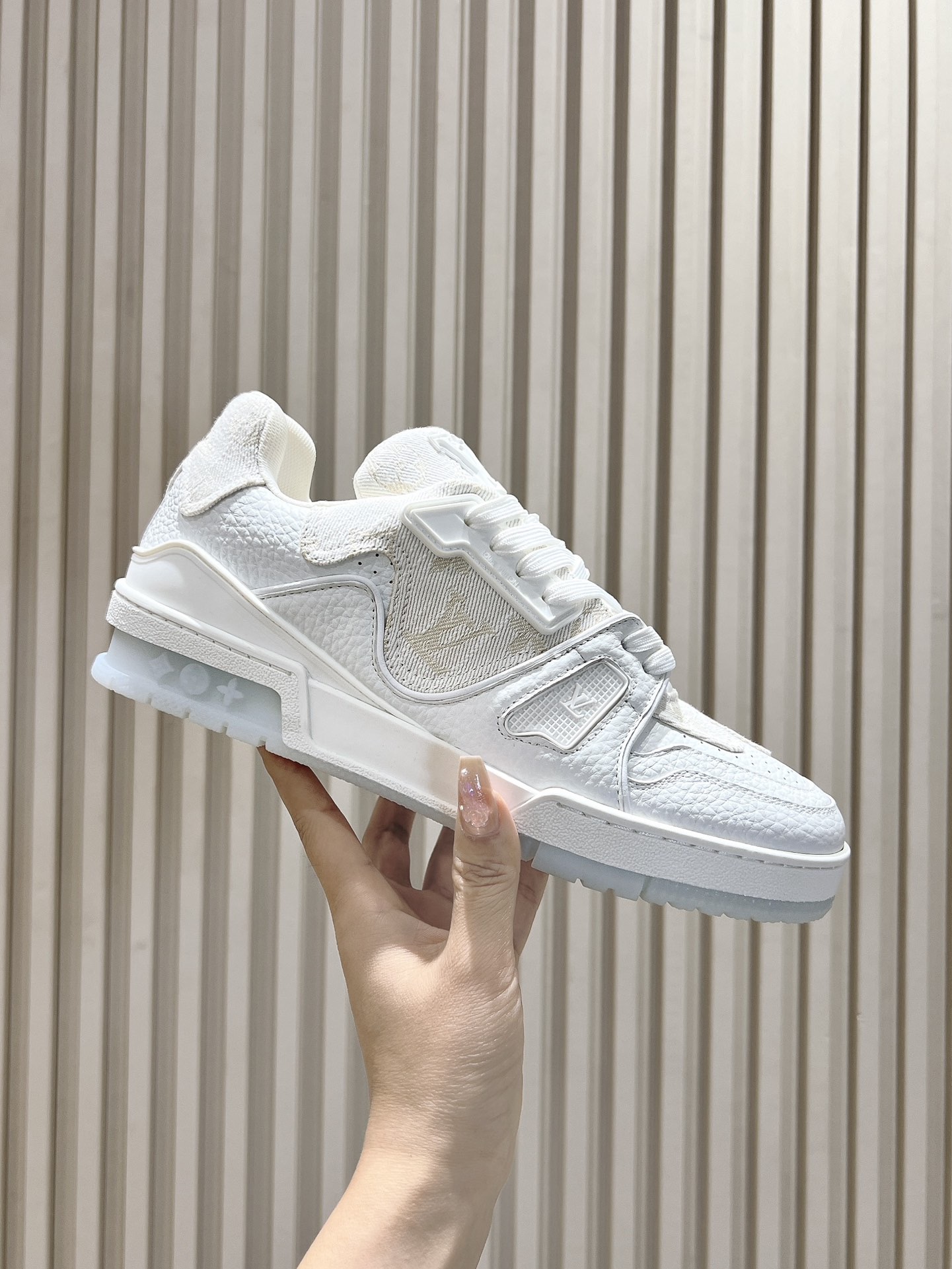 Men's shoes
