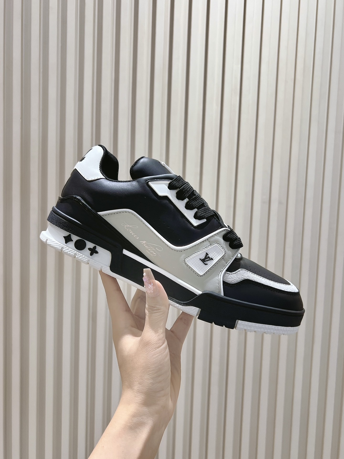 Men's shoes
