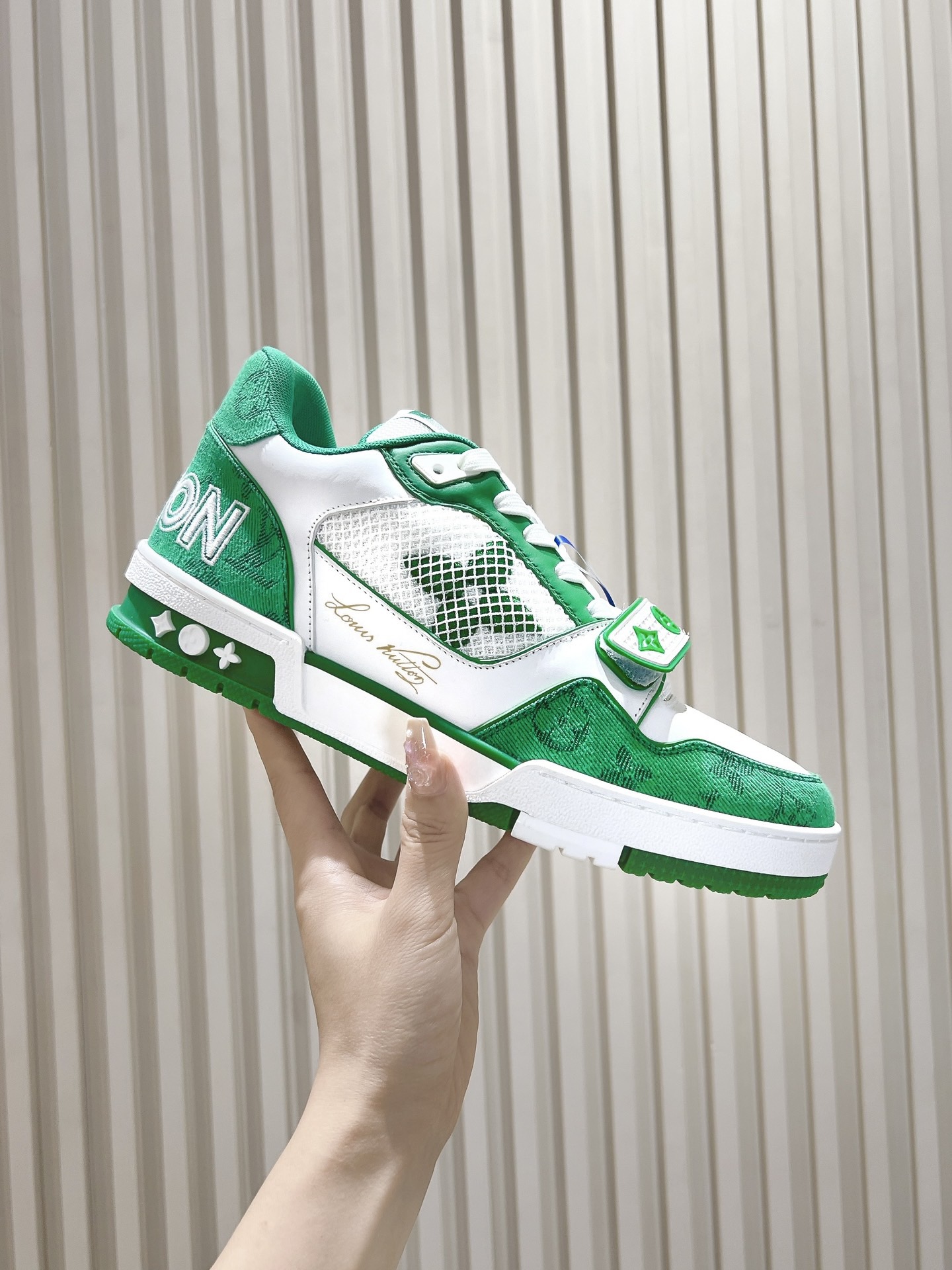 Men's shoes