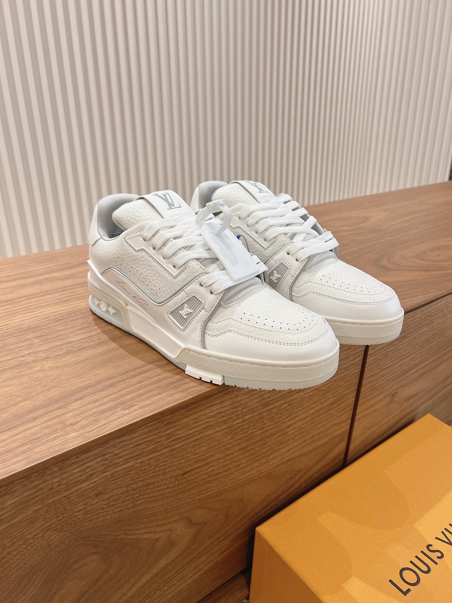 Men's shoes