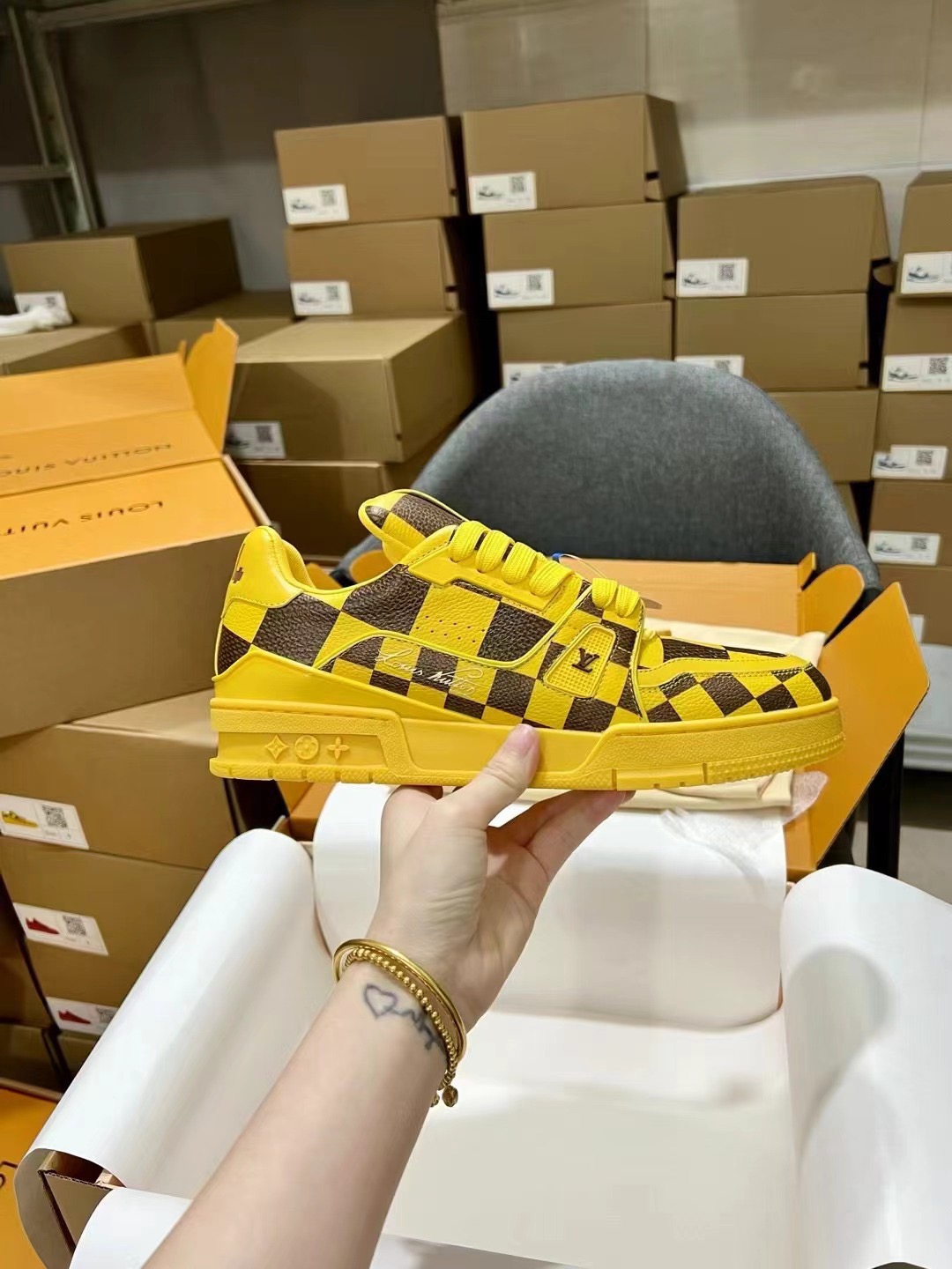 Men's shoes