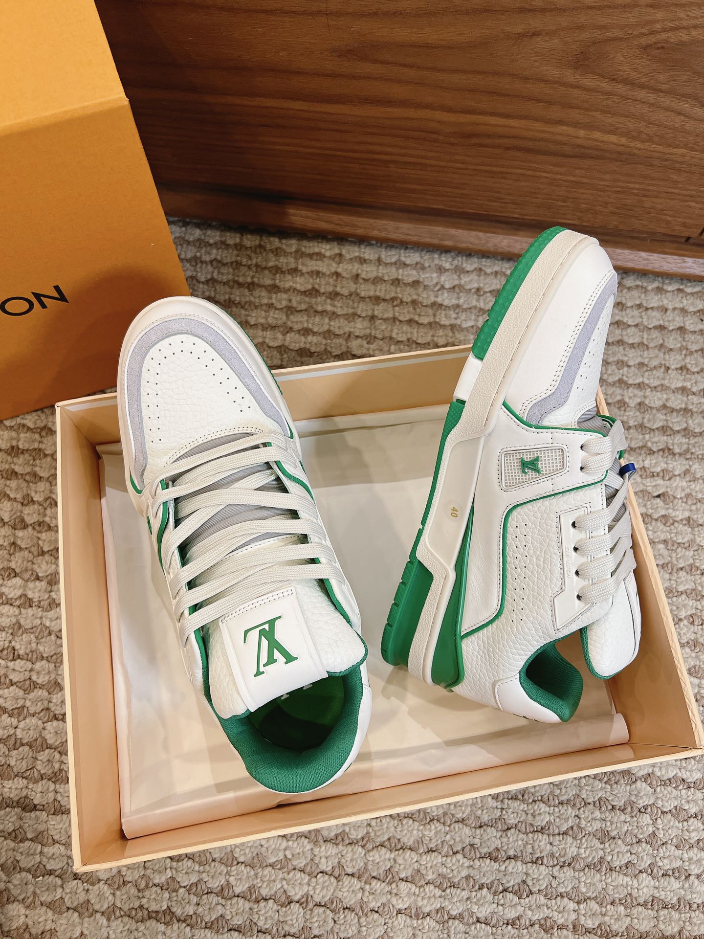 Men's shoes