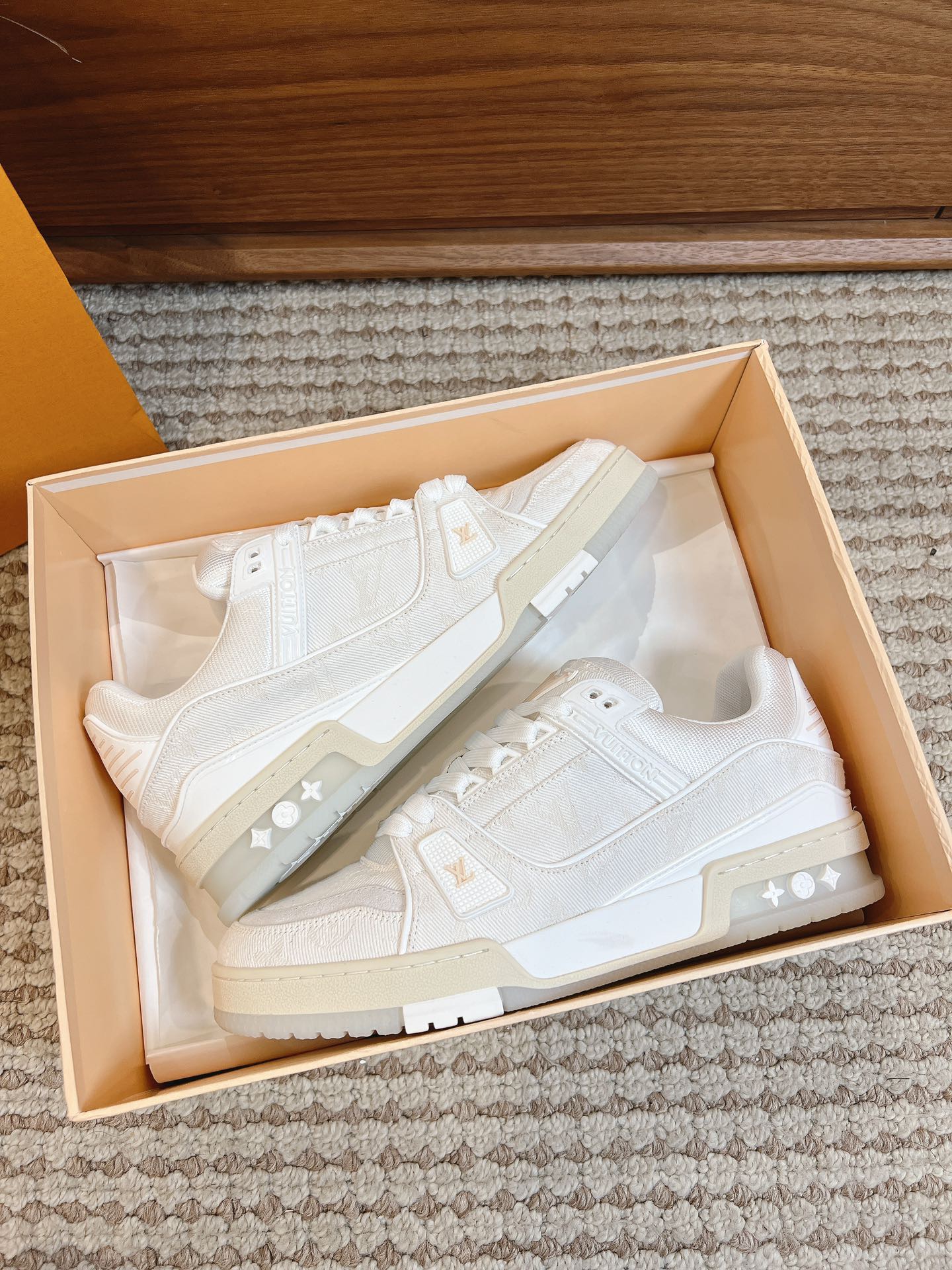 Men's shoes