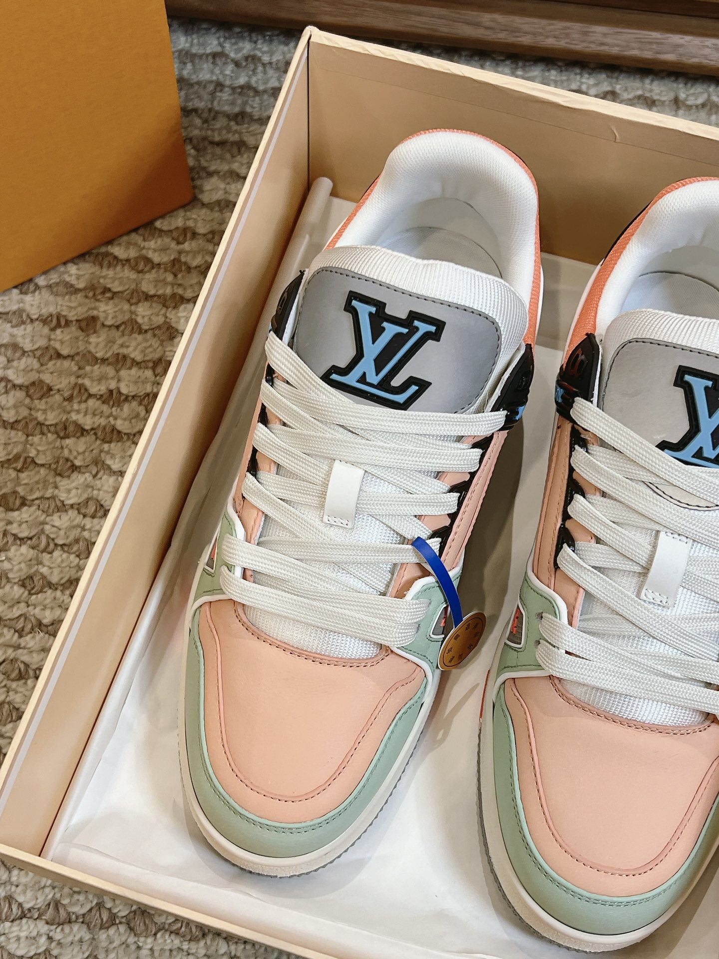 Men's shoes